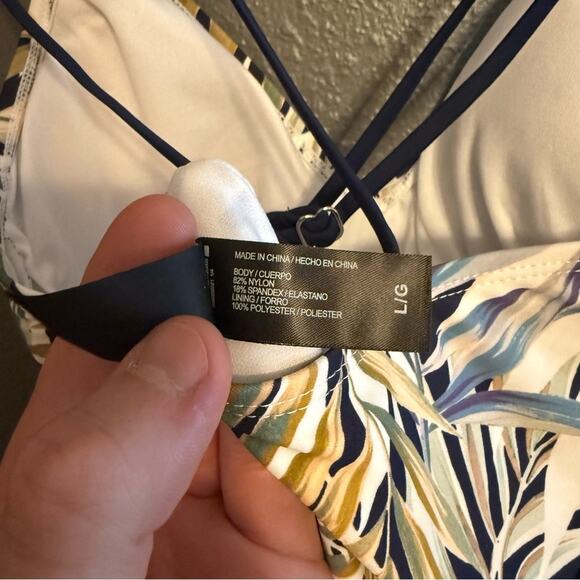 Hurley NWOT Tropical Palm Leaf One Piece Swimsuit Size L - Picture 8 of 8